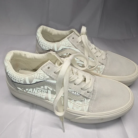 LAST CHANCE! Vans Old Skool Reflective Logo Platform Sneakers Wm 6.5 - Picture 2 of 16
